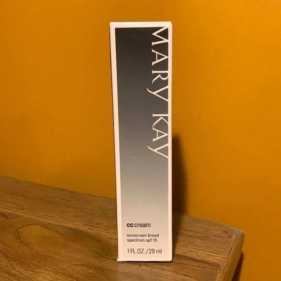 VERY LIGHT Mary Kay CC Creme SPF 15